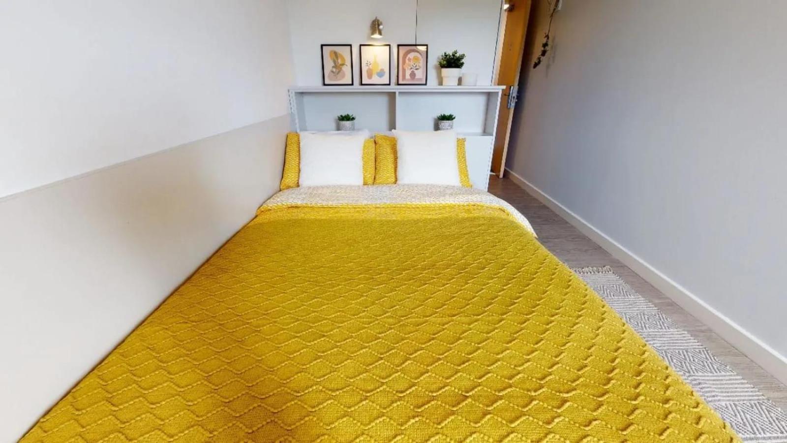 Wilmslow Park Apartment